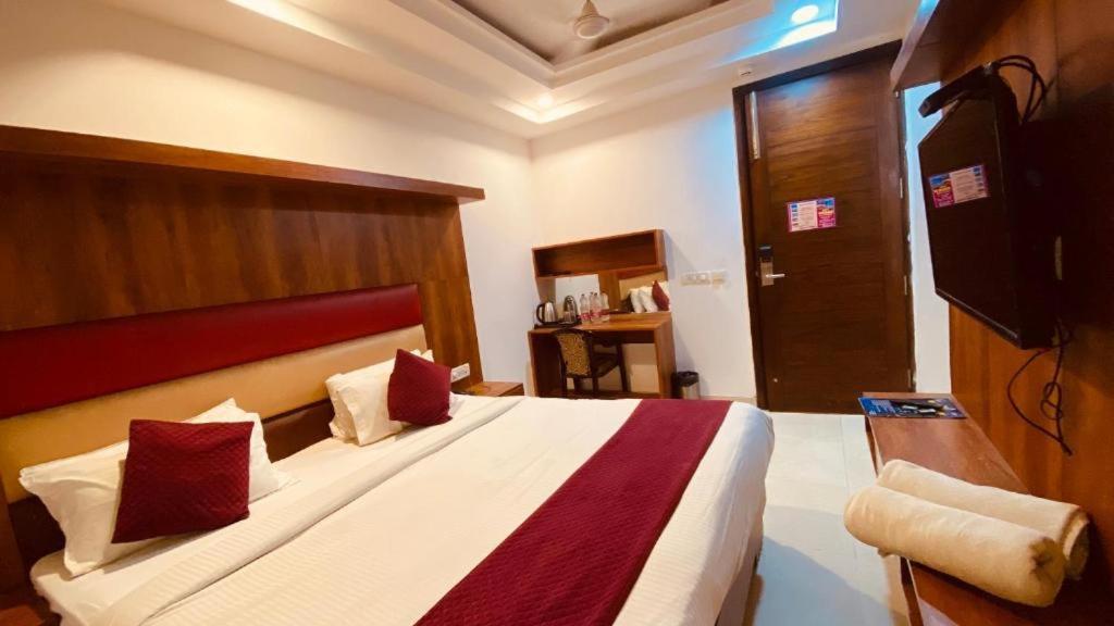 Happy Plaza Hotel New Delhi